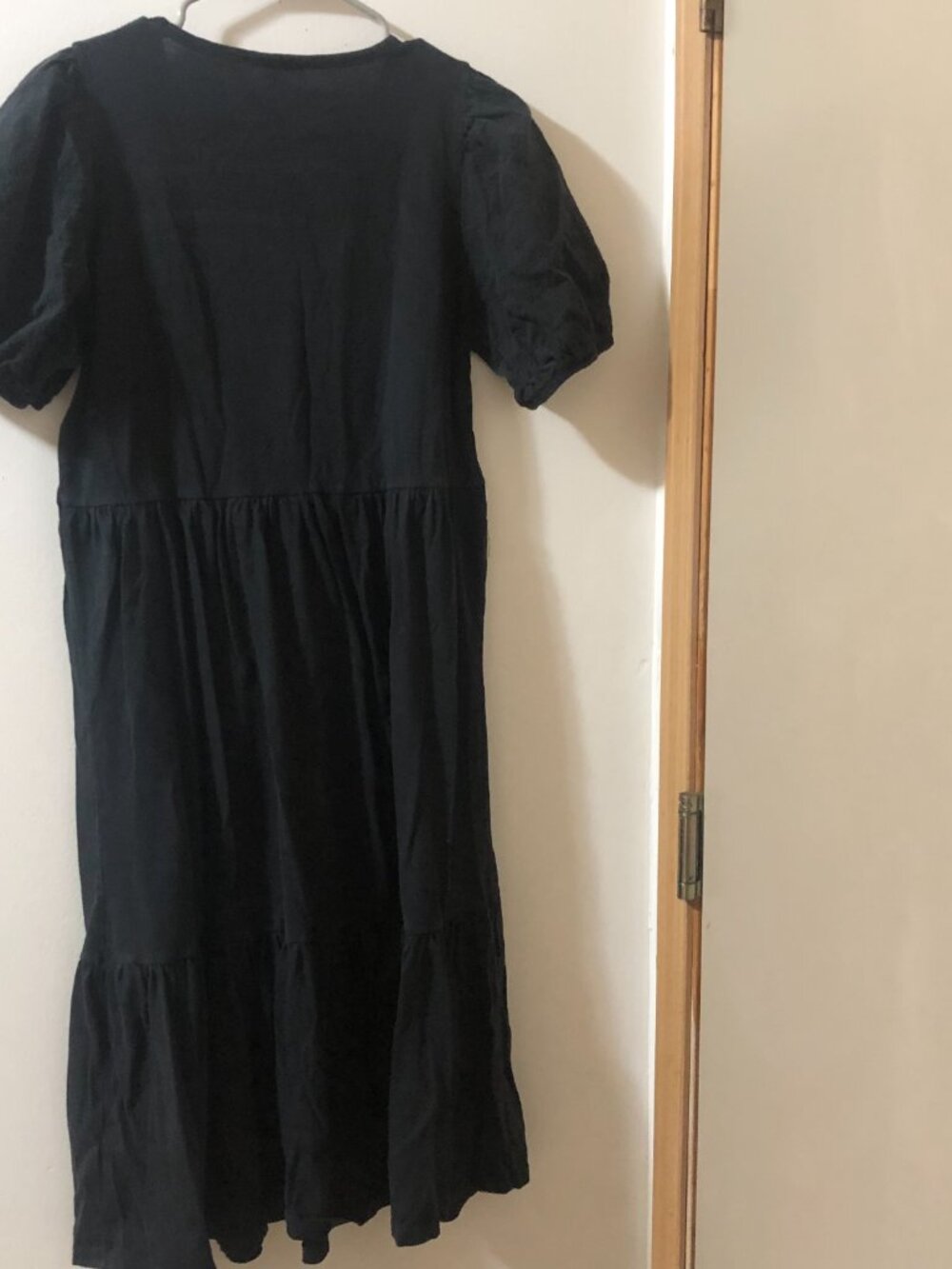 J.Crew Tiered Midi Dress Sz M Black Cotton Eyelet Puff Sleeve - Picture 4 of 7